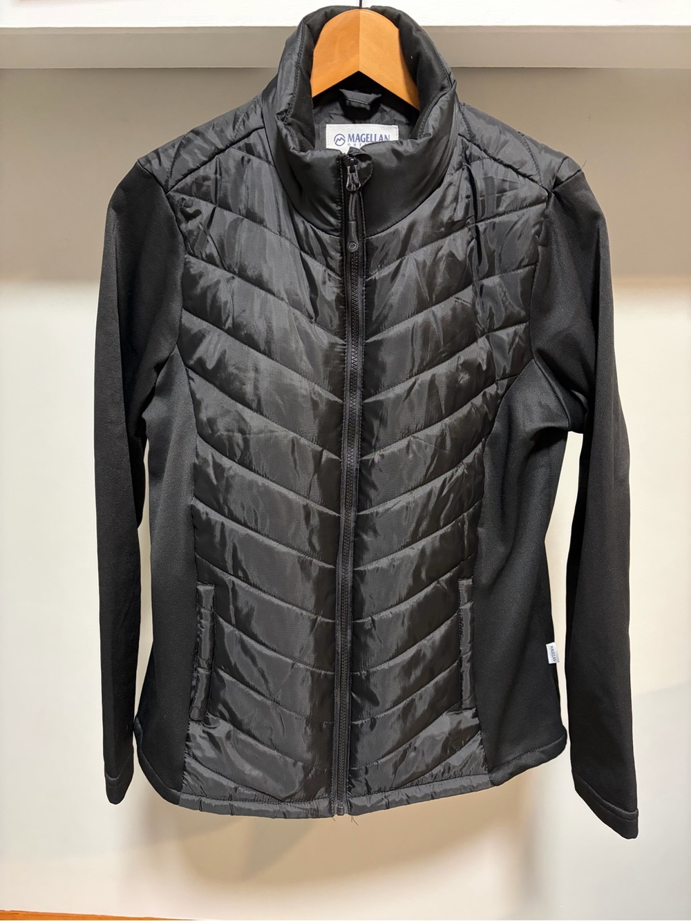 Magellan Outdoors Women’s Black Hybrid Jacket L Quilted Puffer Like New!